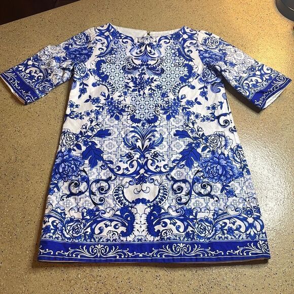 Little Girls blue and white printed cotton dress - Picture 1 of 10